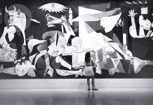 A obra de Picasso sobre a guerra civil espanhola nos anos 30 foi usada pelo autor como exemplo.