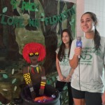 Estudante do 9º ano dando seu depoimento para o registro em vídeo.