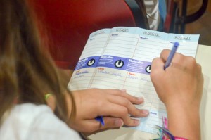 Marca-páginas com espaça para o plano de estudos ser preenchido já é tradicional no Notre Dame.