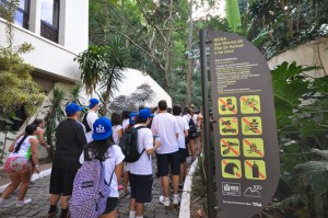 Na entrada da pista, as principais instruções.