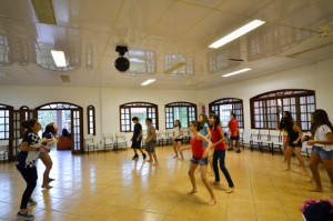 O street dance serviu de instrumento para refletir sobre a dinâmica da vida.